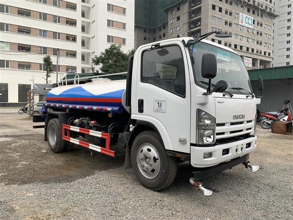 Xe Phun Nước Rửa Đường ISUZU 5 Khối